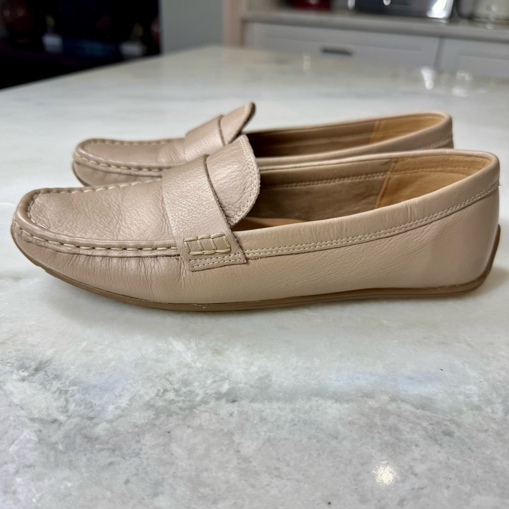 Joie neutral soft leather driving slip on loafer. Size 8